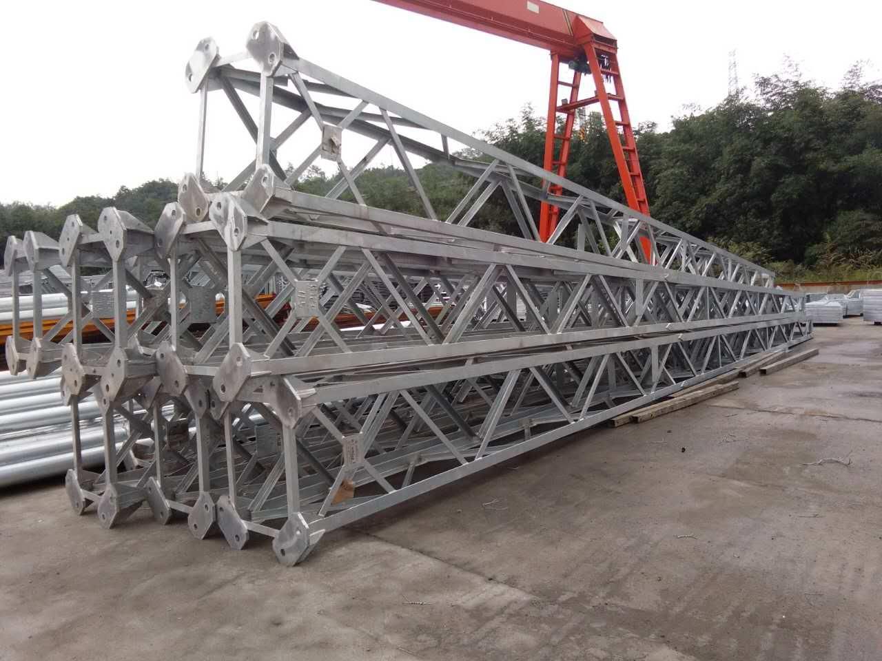 Galvanized lattice steel masts at the Zhongdian factory
