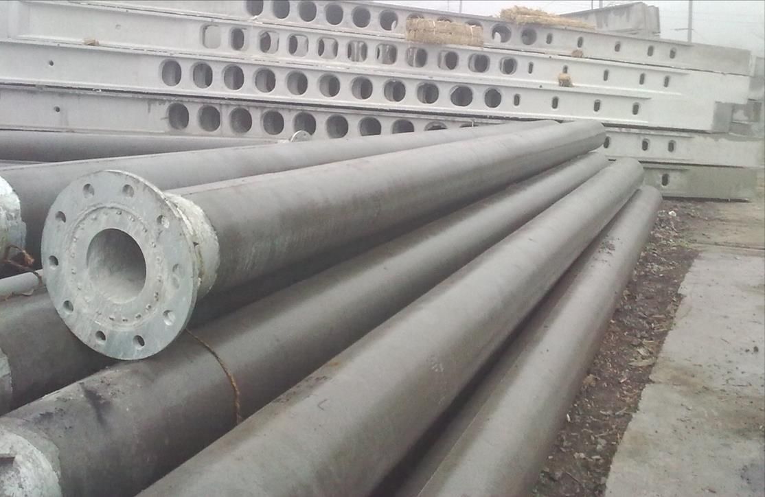 Flanged ring-section concrete masts